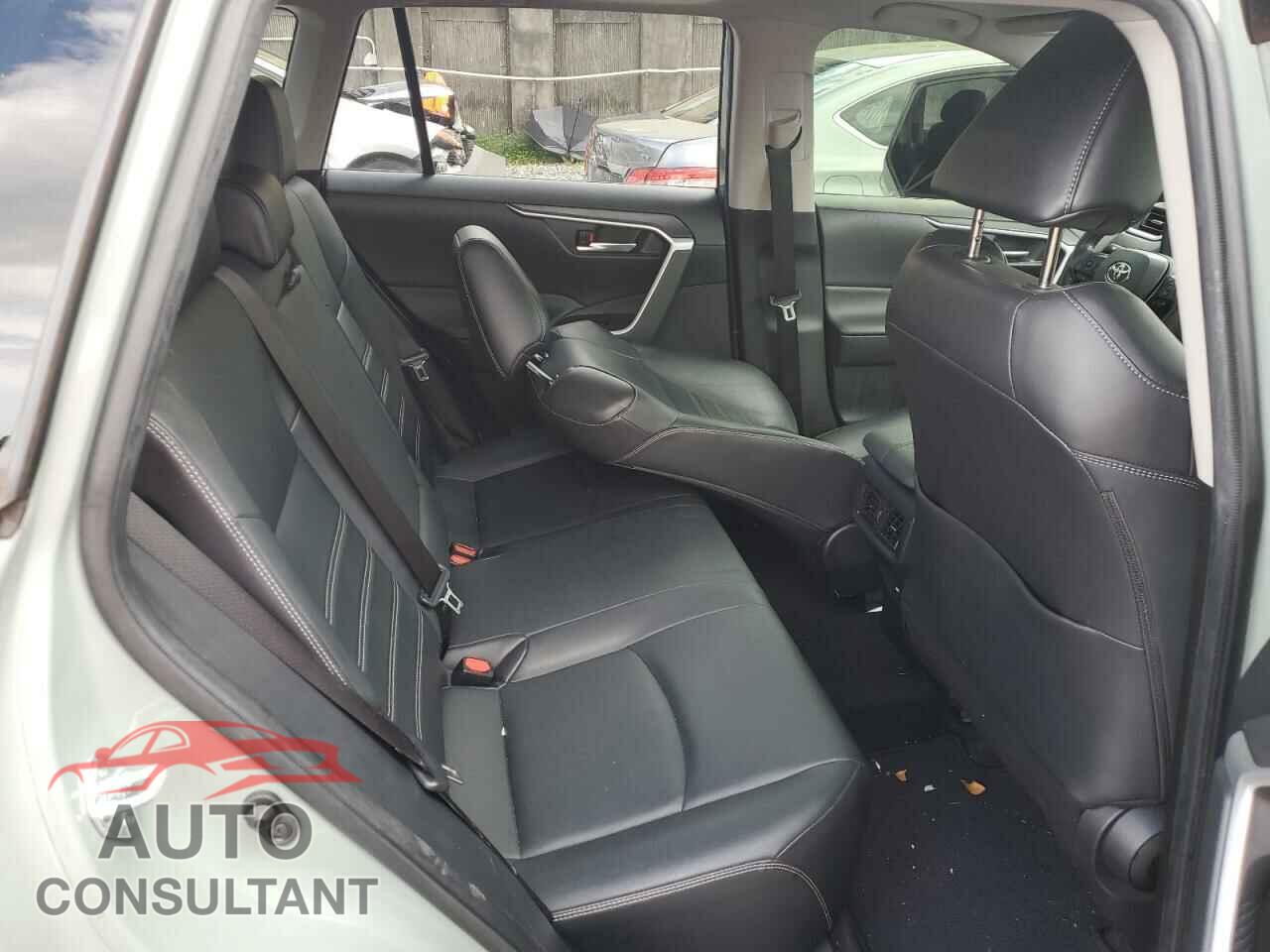TOYOTA RAV4 2021 - JTMC1RFV5MD074420