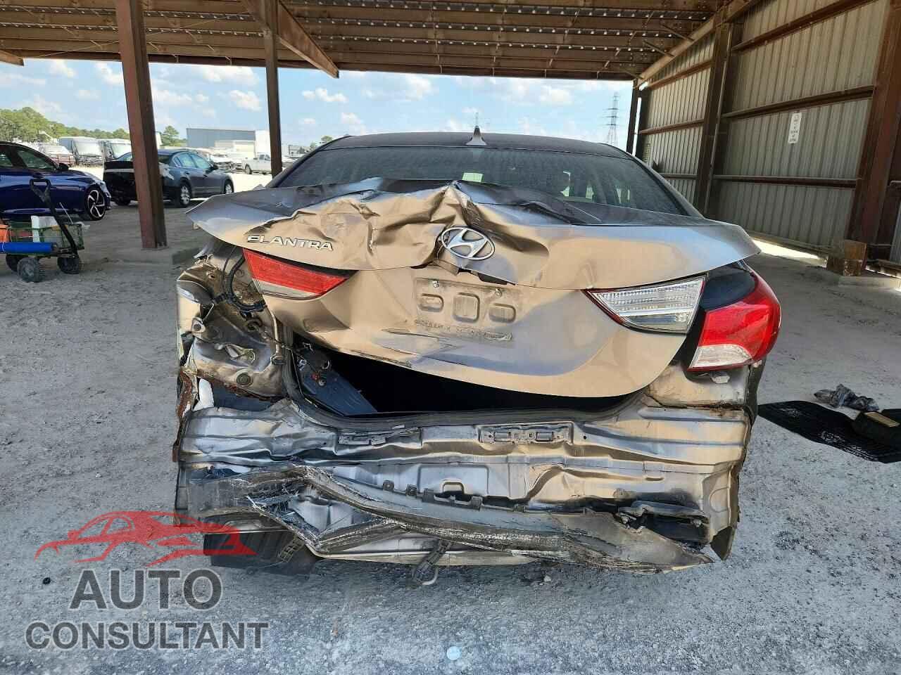 HYUNDAI ELANTRA 2013 - 5NPDH4AE5DH353273