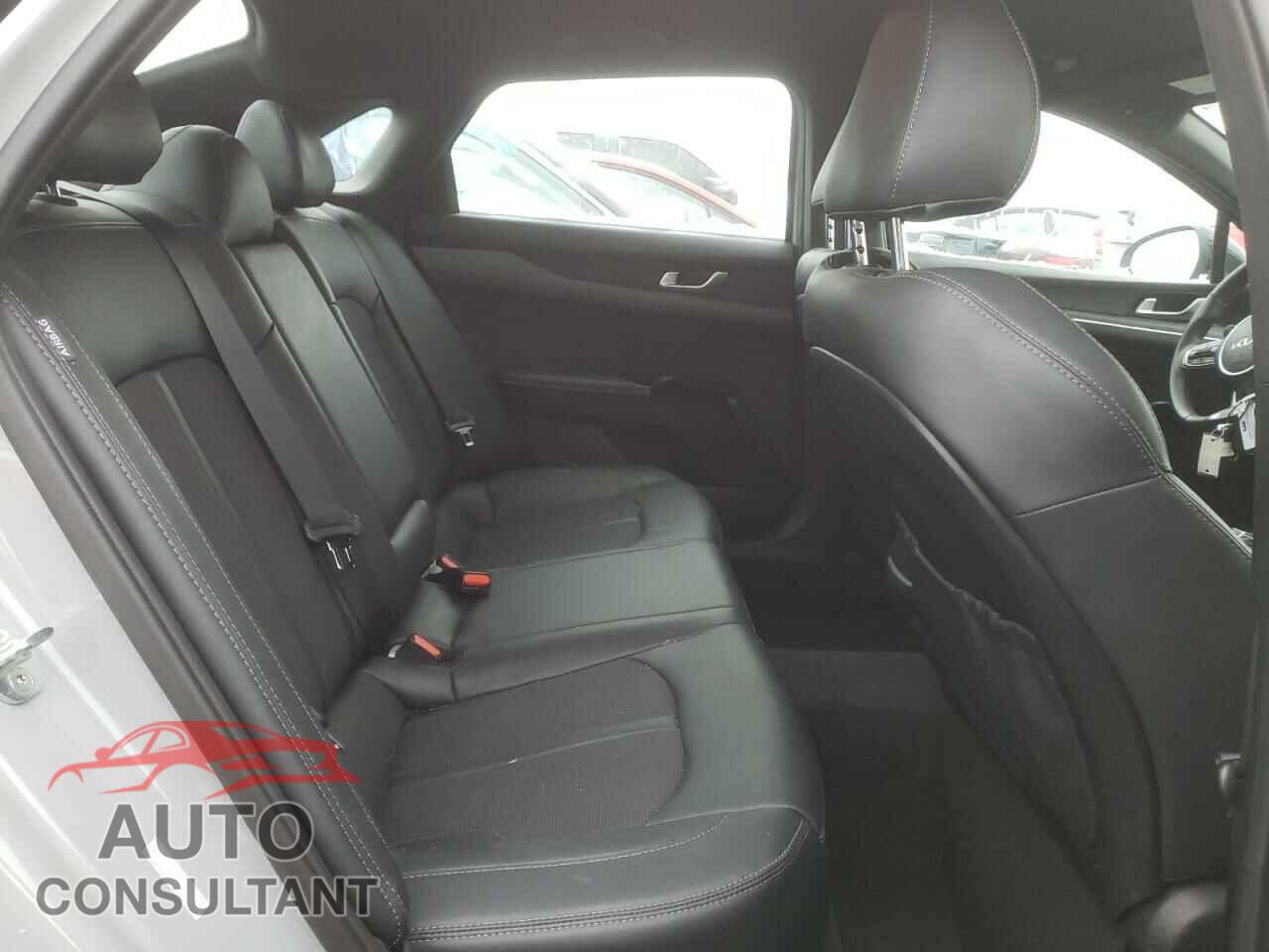 KIA K5 2022 - 5XXG64J22NG099382