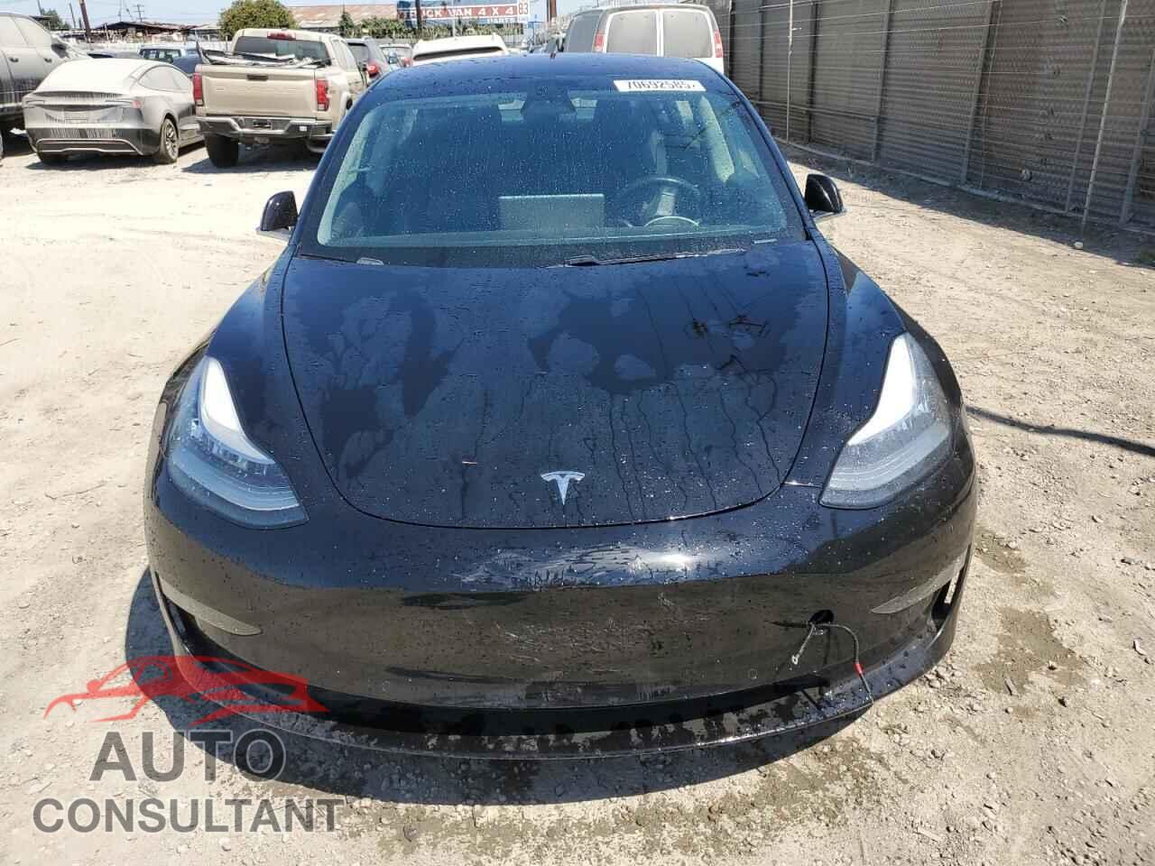 TESLA MODEL 3 2018 - 5YJ3E1EA4JF157233