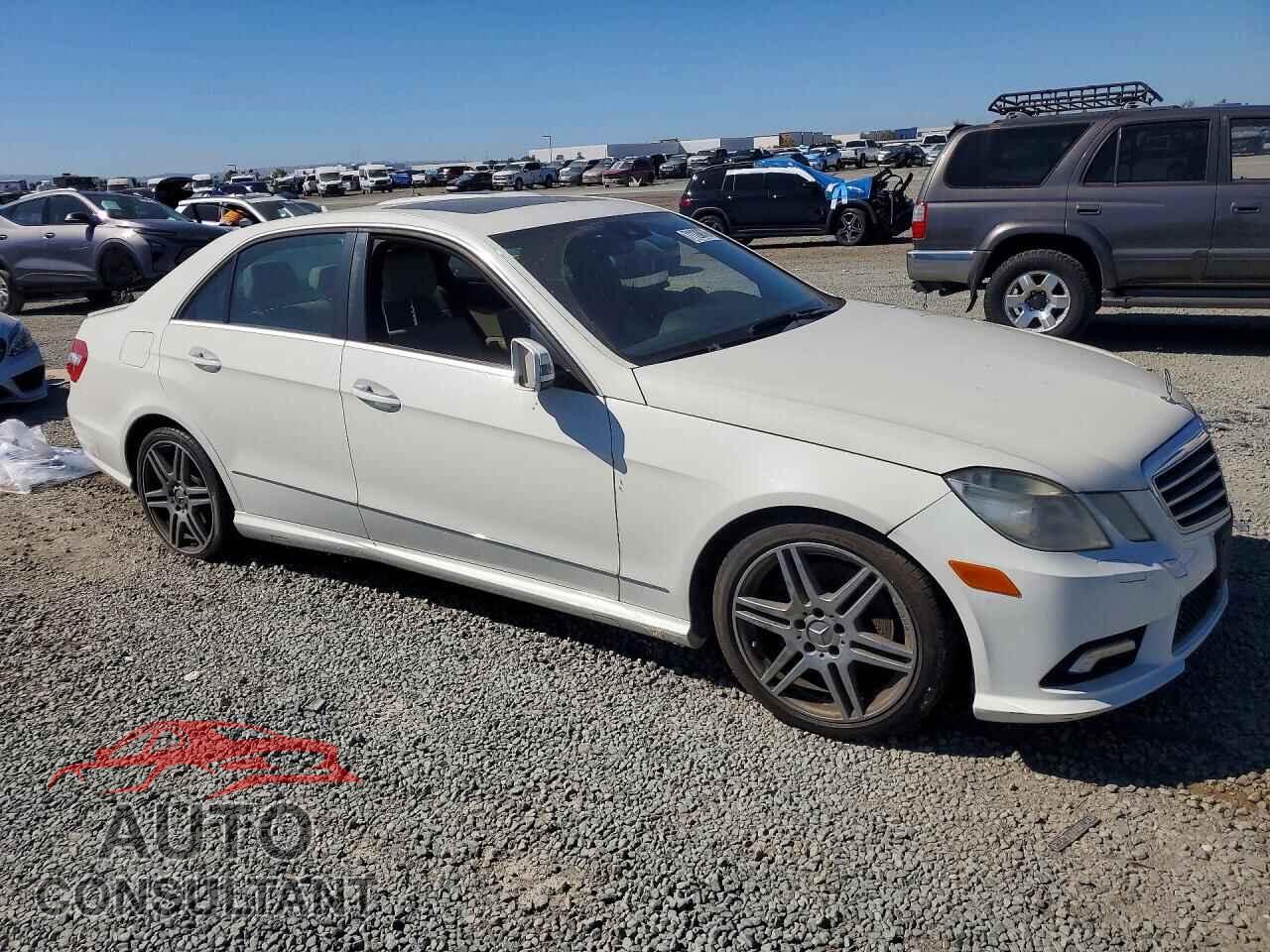 MERCEDES-BENZ E-CLASS 2010 - WDDHF5GB5AA071783