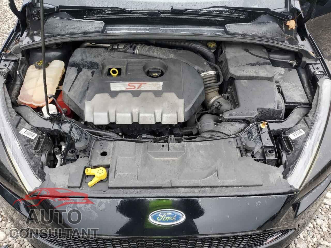 FORD FOCUS 2017 - 1FADP3L90HL276171