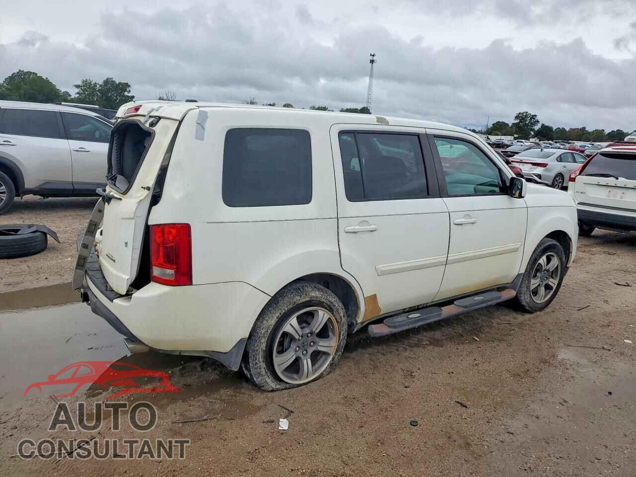 HONDA PILOT 2015 - 5FNYF3H38FB012246