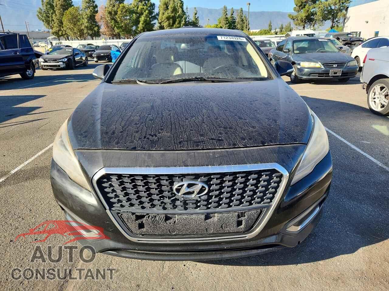 HYUNDAI SONATA 2016 - KMHE24L18GA012523