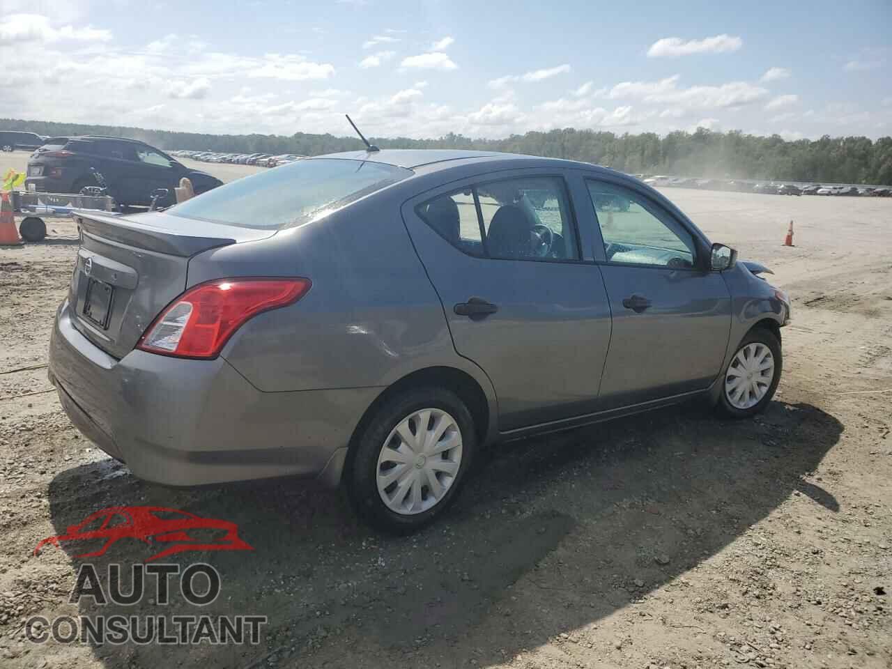 NISSAN VERSA 2017 - 3N1CN7AP5HL906584