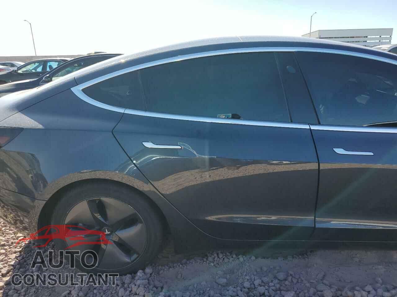 TESLA MODEL 3 2018 - 5YJ3E1EB2JF113899