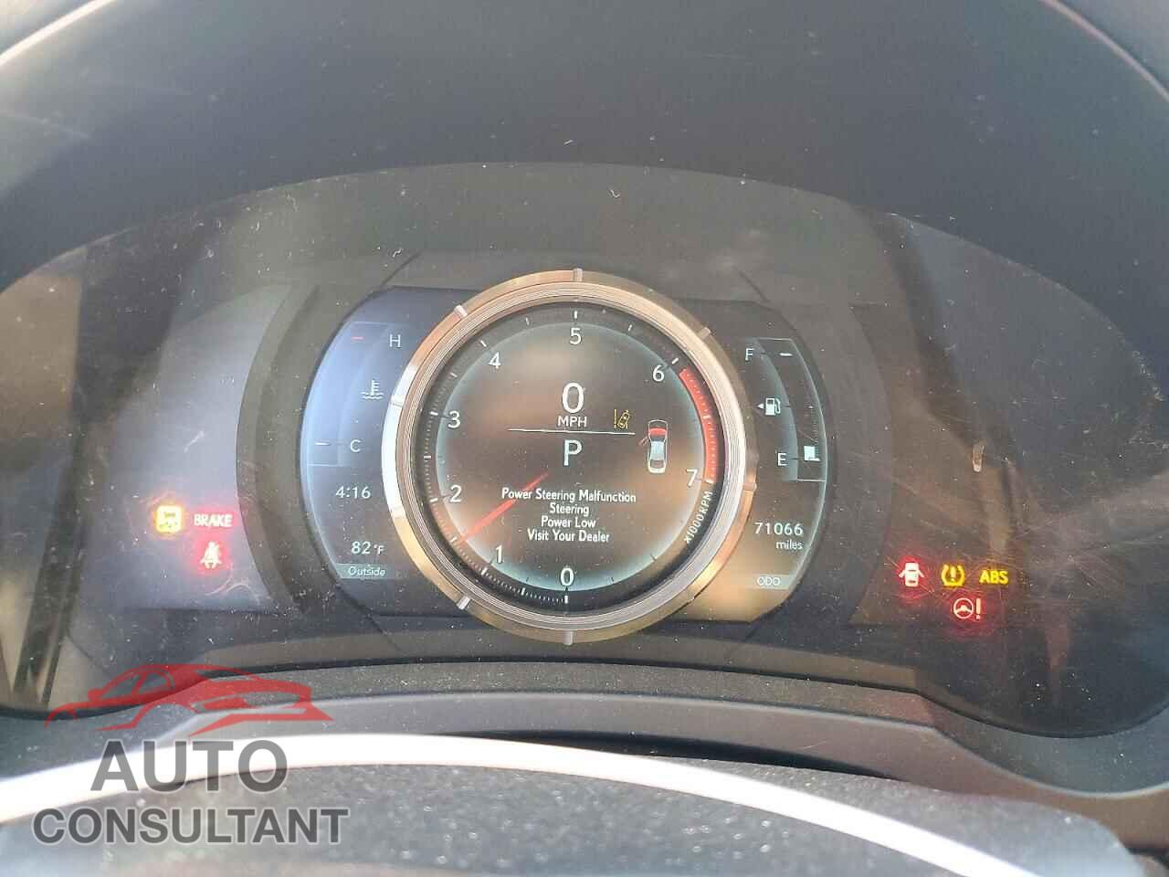 LEXUS IS 2017 - JTHBA1D27H5051077