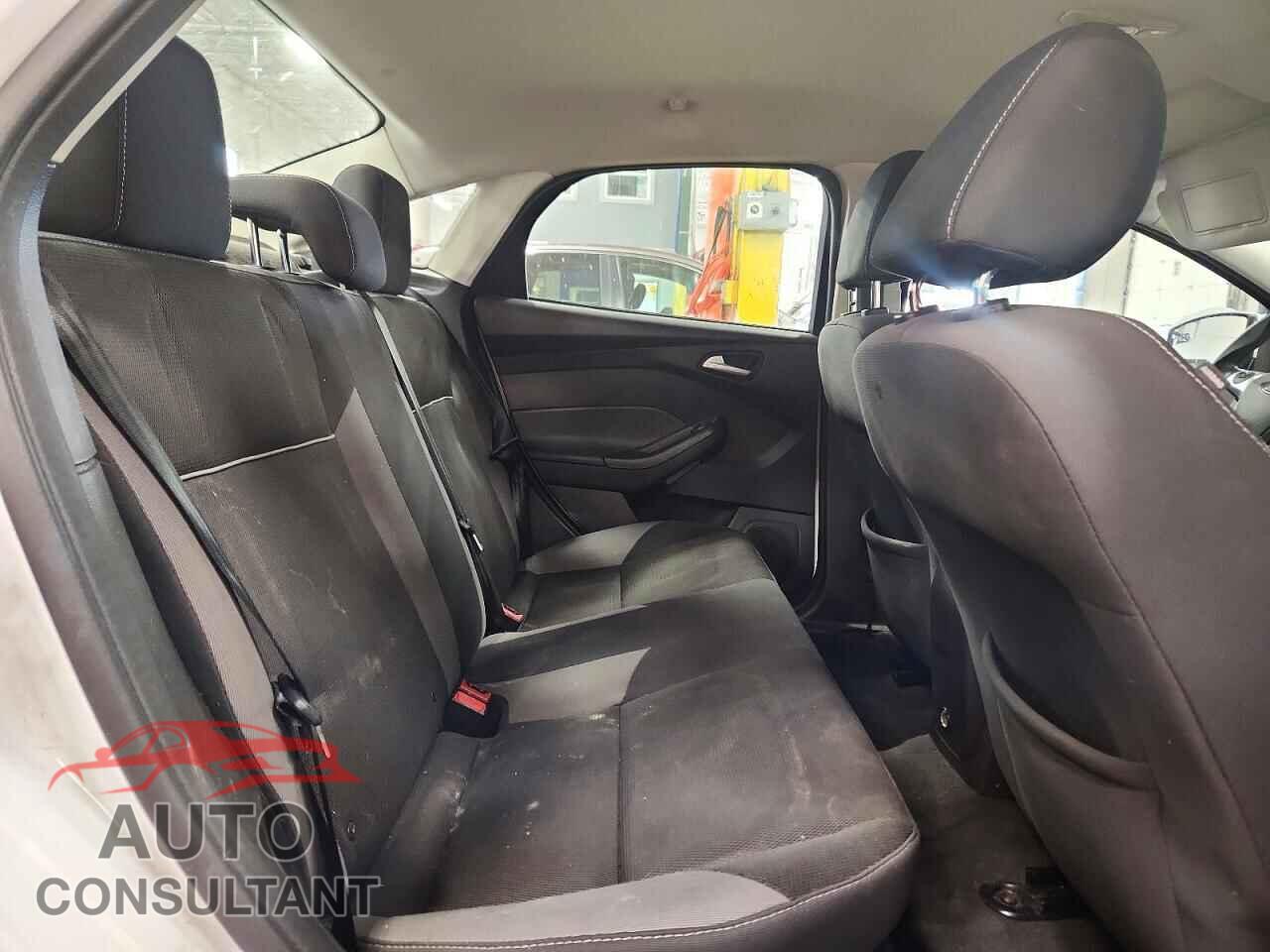 FORD FOCUS 2014 - 1FADP3F29EL299989