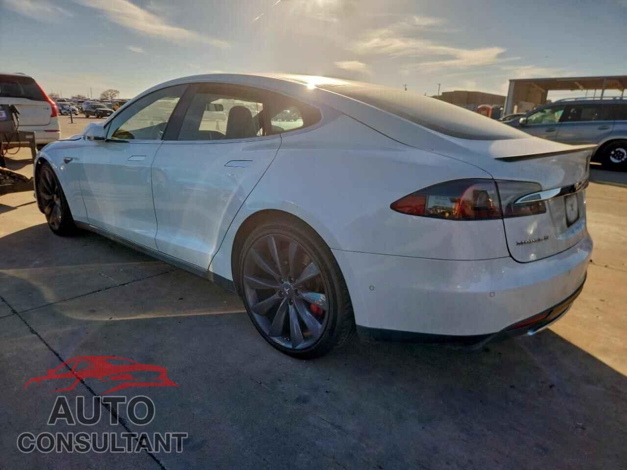 TESLA MODEL S 2014 - 5YJSA1H25EFP64209