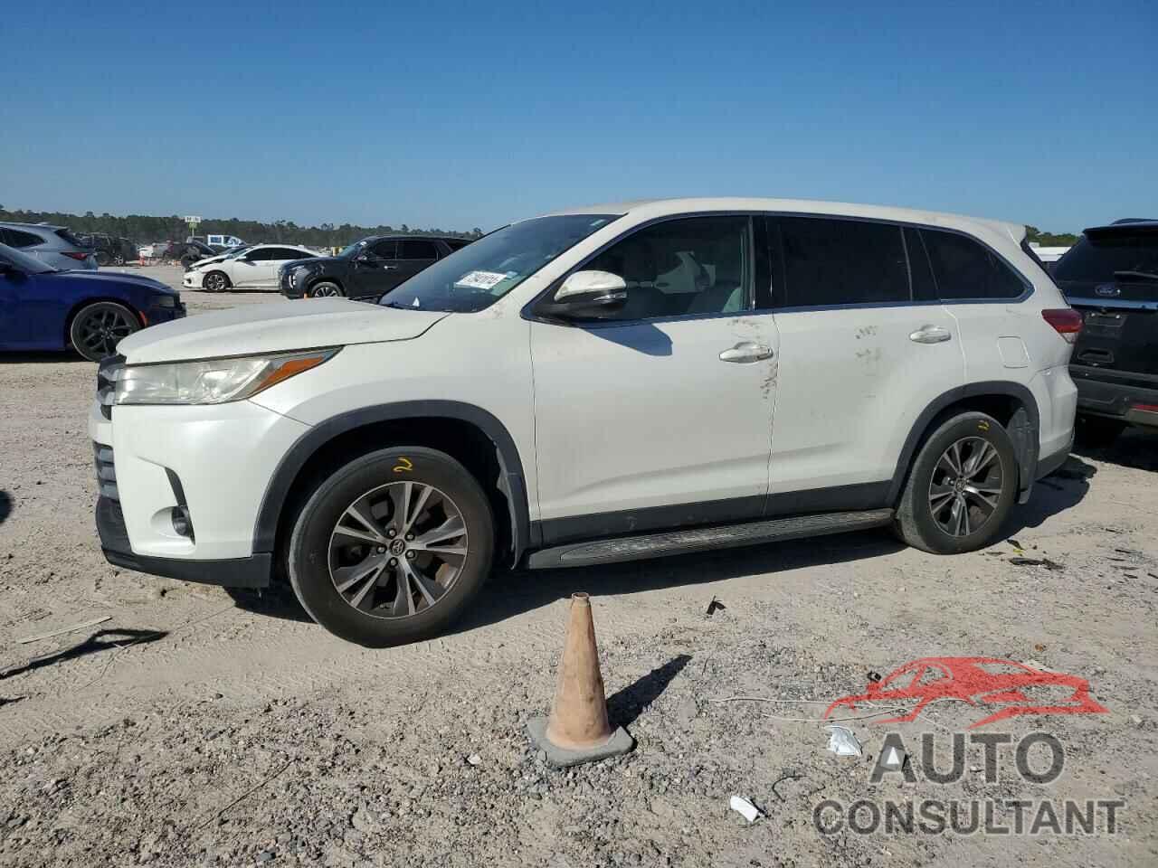 TOYOTA HIGHLANDER 2019 - 5TDZARFH5KS051788