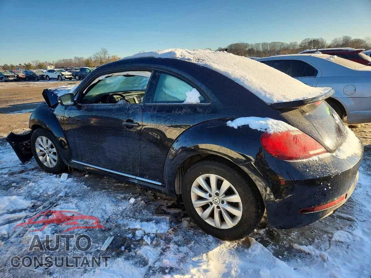 VOLKSWAGEN BEETLE 2019 - 3VWFD7AT0KM706446