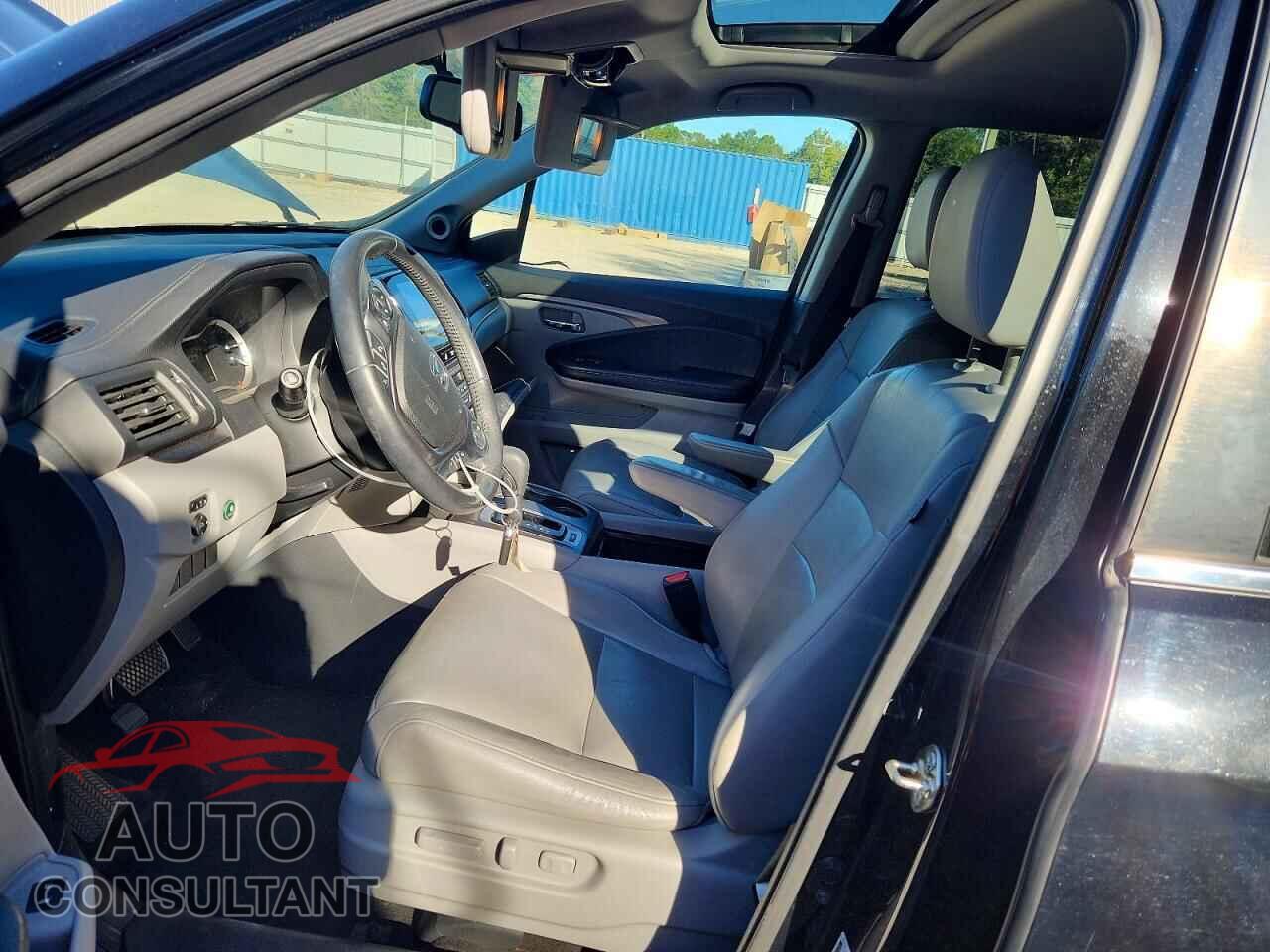 HONDA PILOT 2017 - 5FNYF5H54HB010185