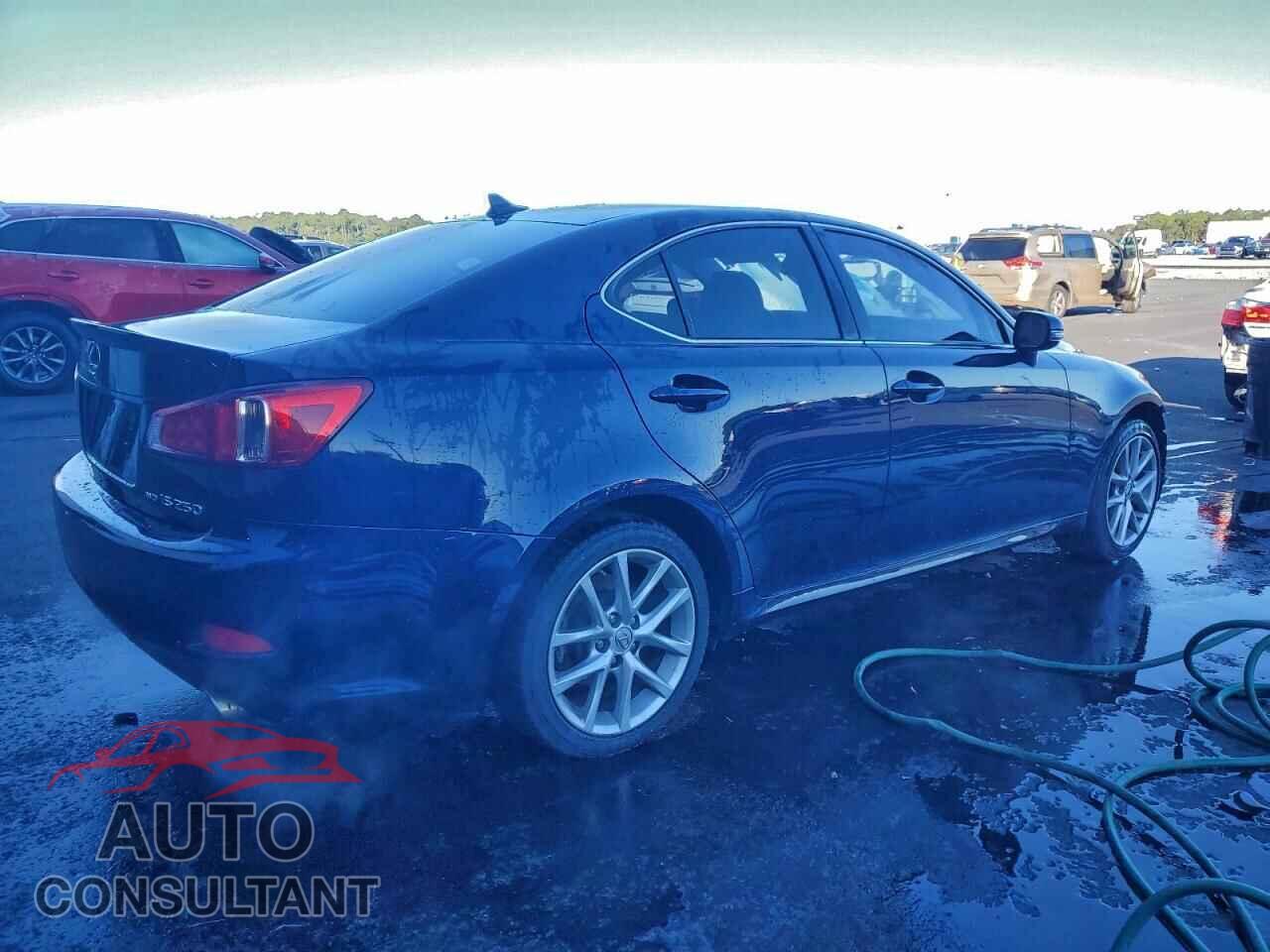 LEXUS IS 2012 - JTHCF5C27C5055735
