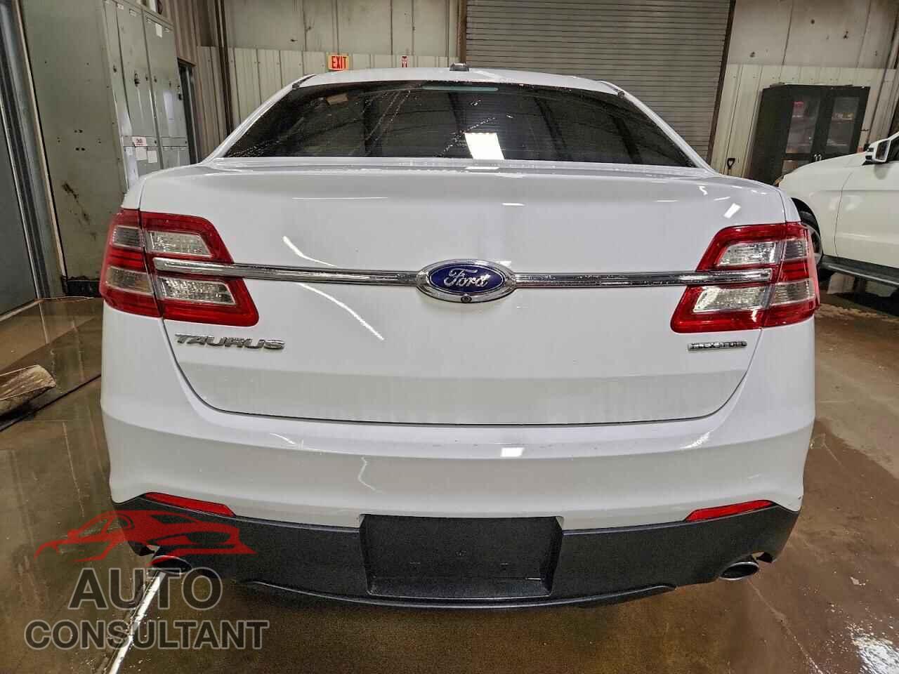 FORD TAURUS 2015 - 1FAHP2D84FG170216