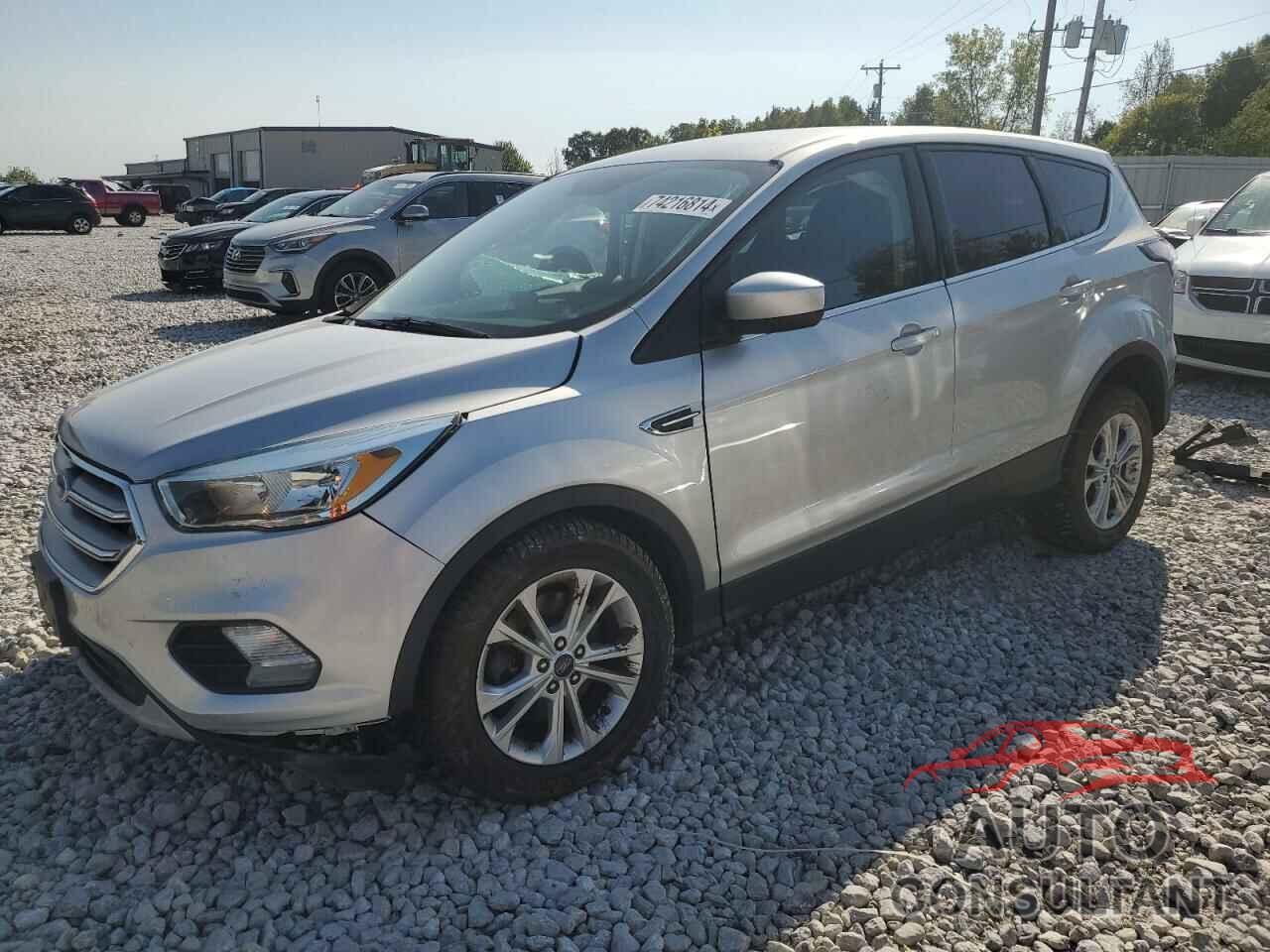 FORD ESCAPE 2017 - 1FMCU0G97HUB31867