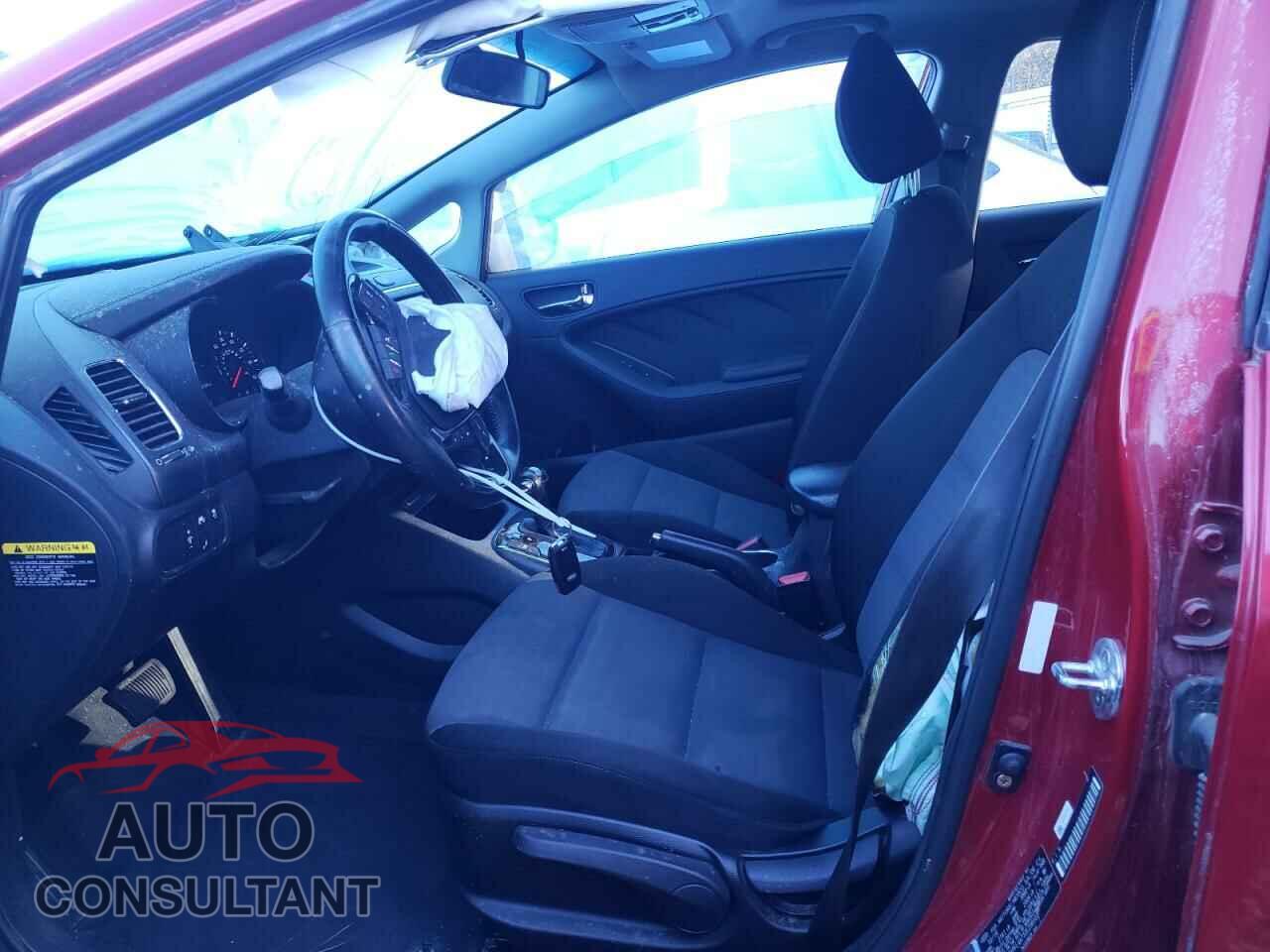 KIA FORTE 2018 - 3KPFL4A77JE238103