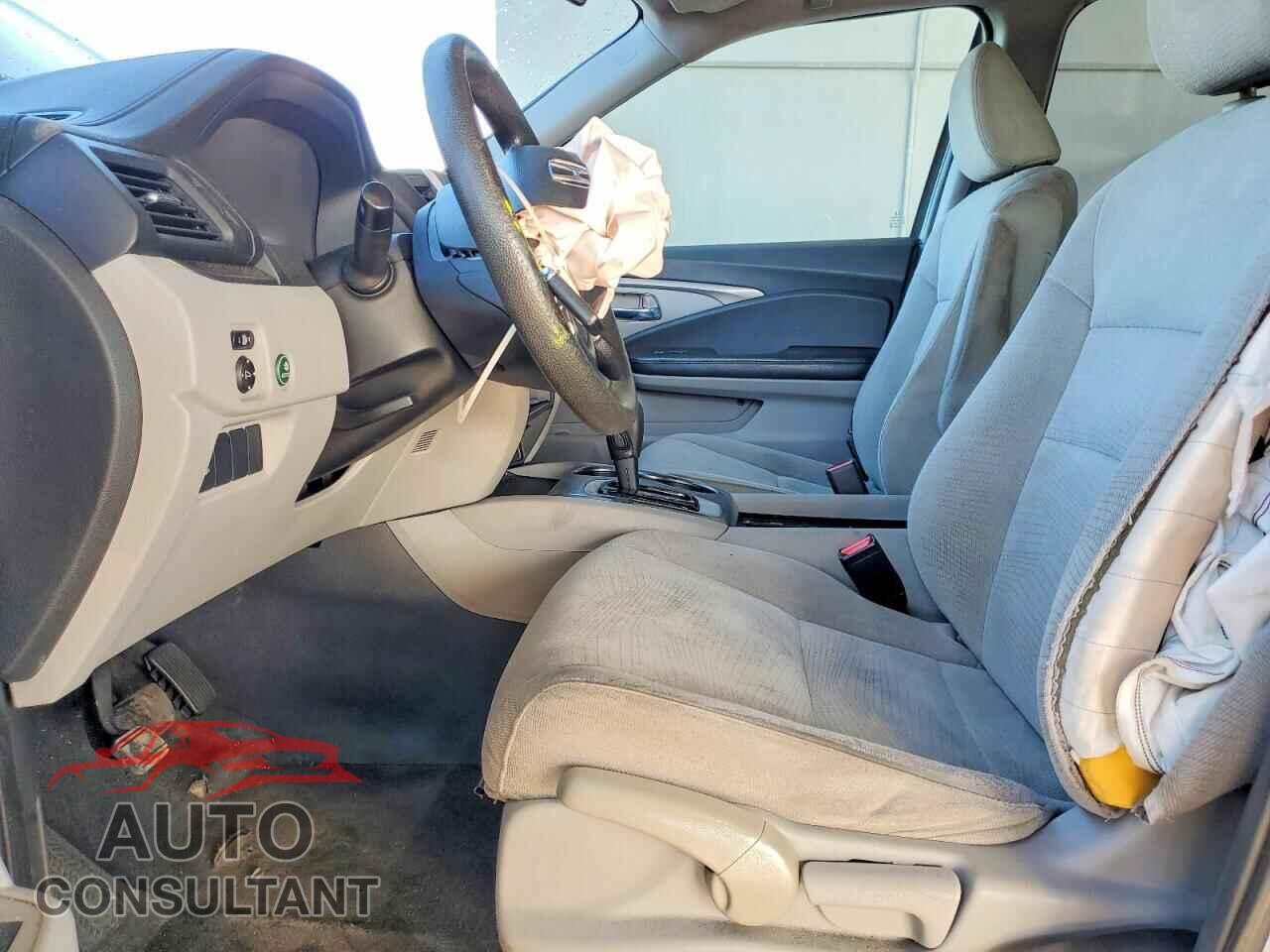 HONDA PILOT 2017 - 5FNYF5H12HB001031