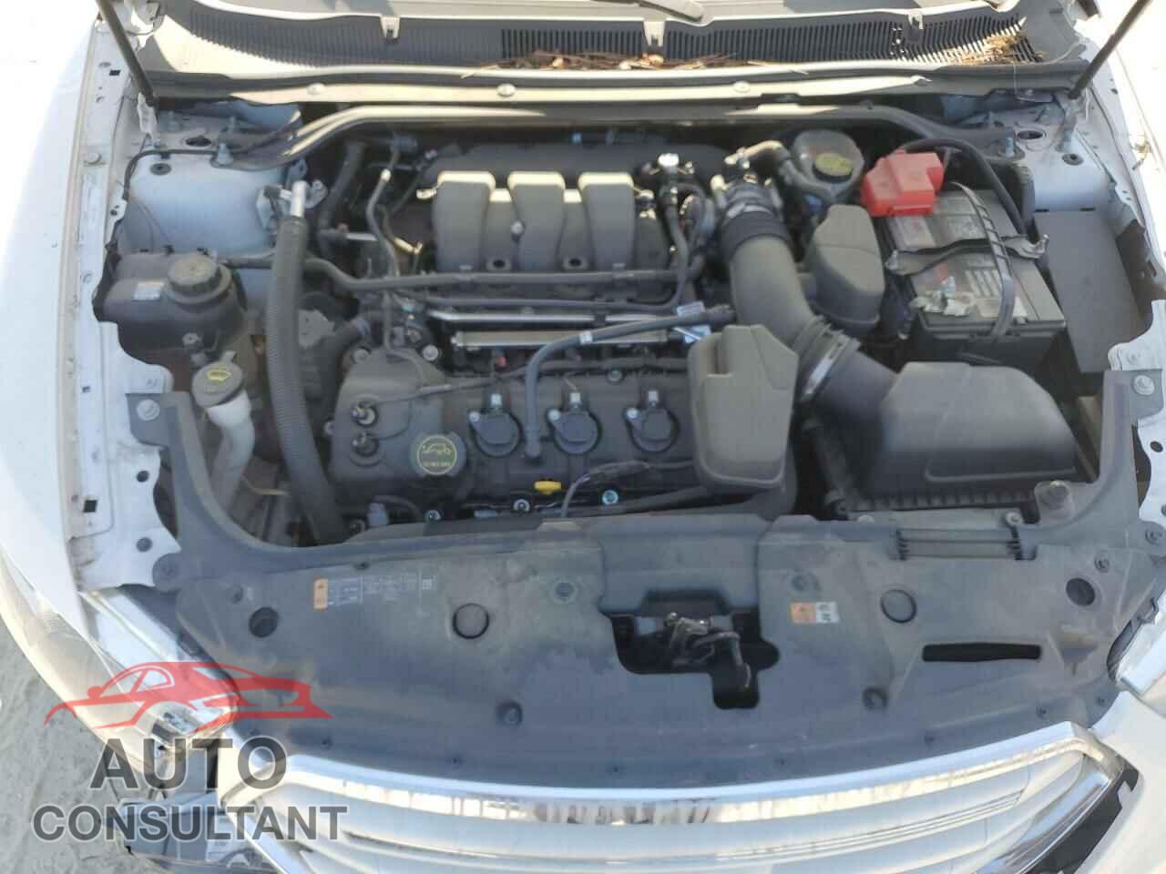 FORD TAURUS 2018 - 1FAHP2F84JG142065