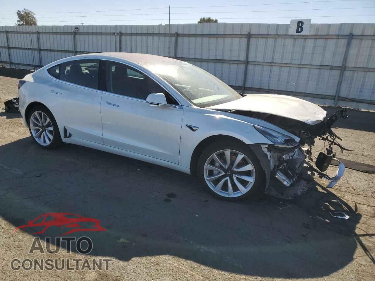 TESLA MODEL 3 2018 - 5YJ3E1EB6JF185897