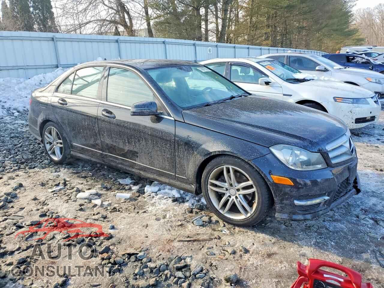 MERCEDES-BENZ C-CLASS 2012 - WDDGF8BB7CA698525