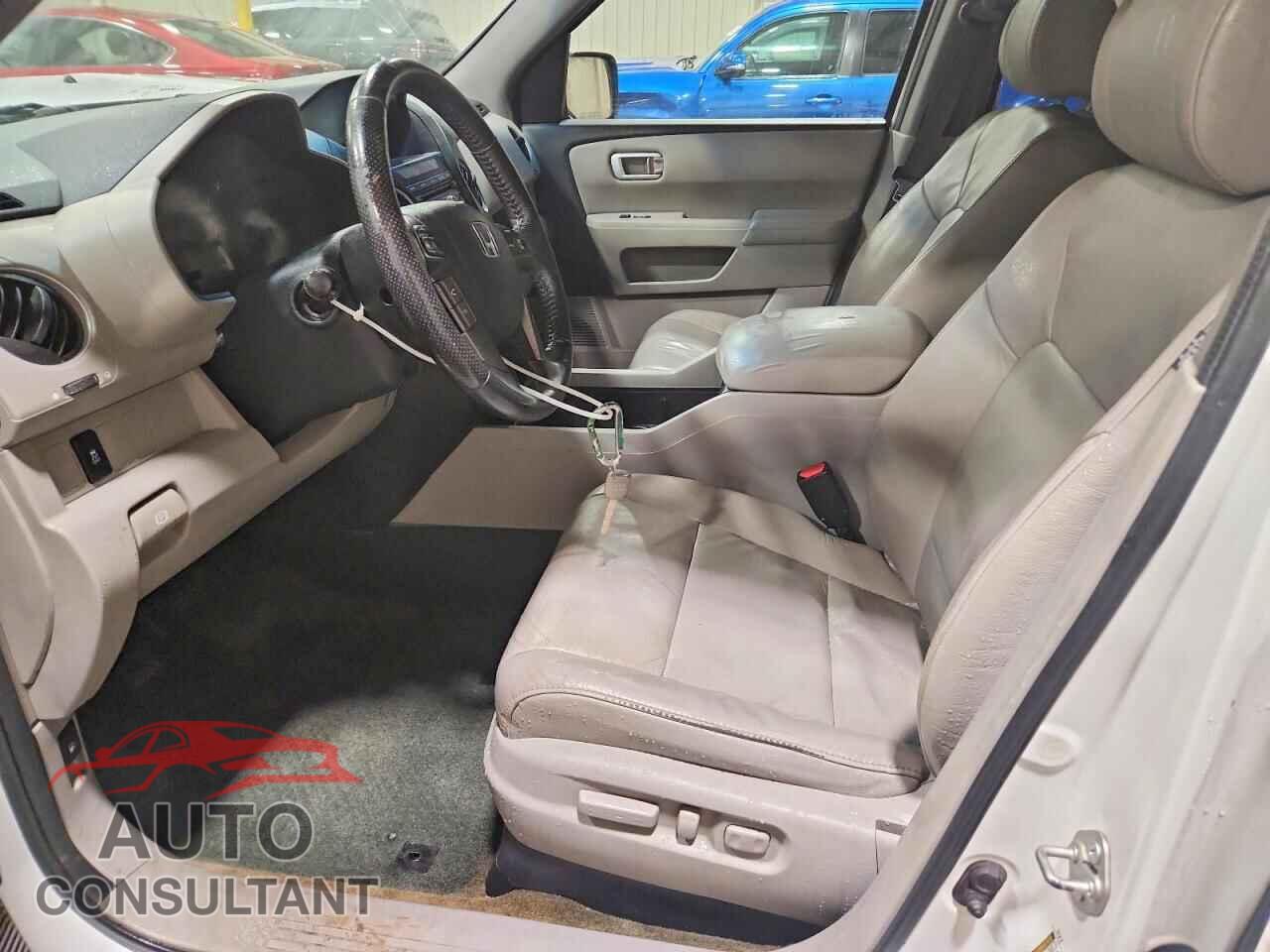 HONDA PILOT 2015 - 5FNYF4H57FB008051