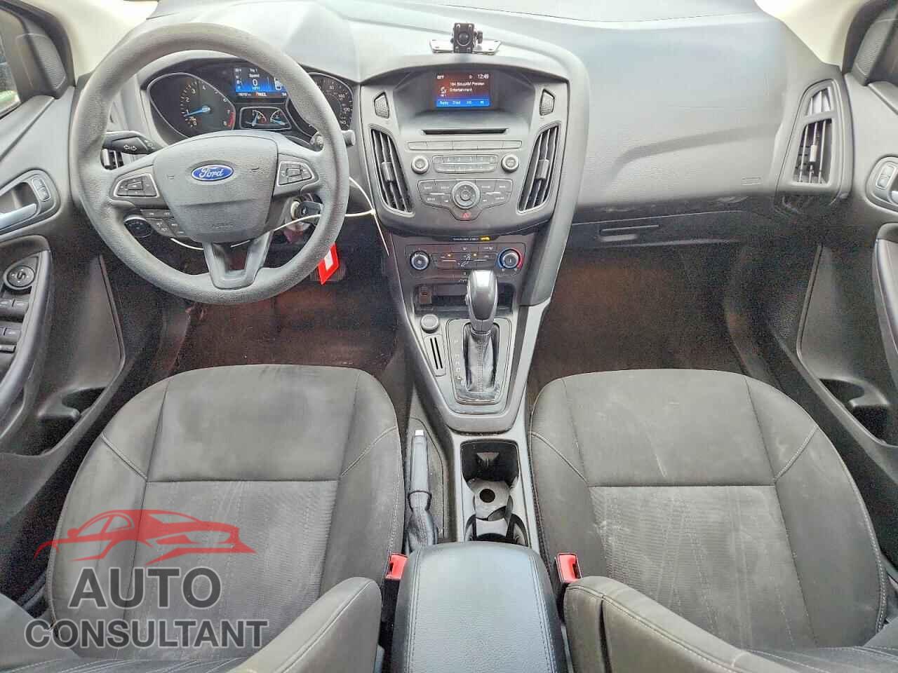 FORD FOCUS 2015 - 1FADP3F29FL340686