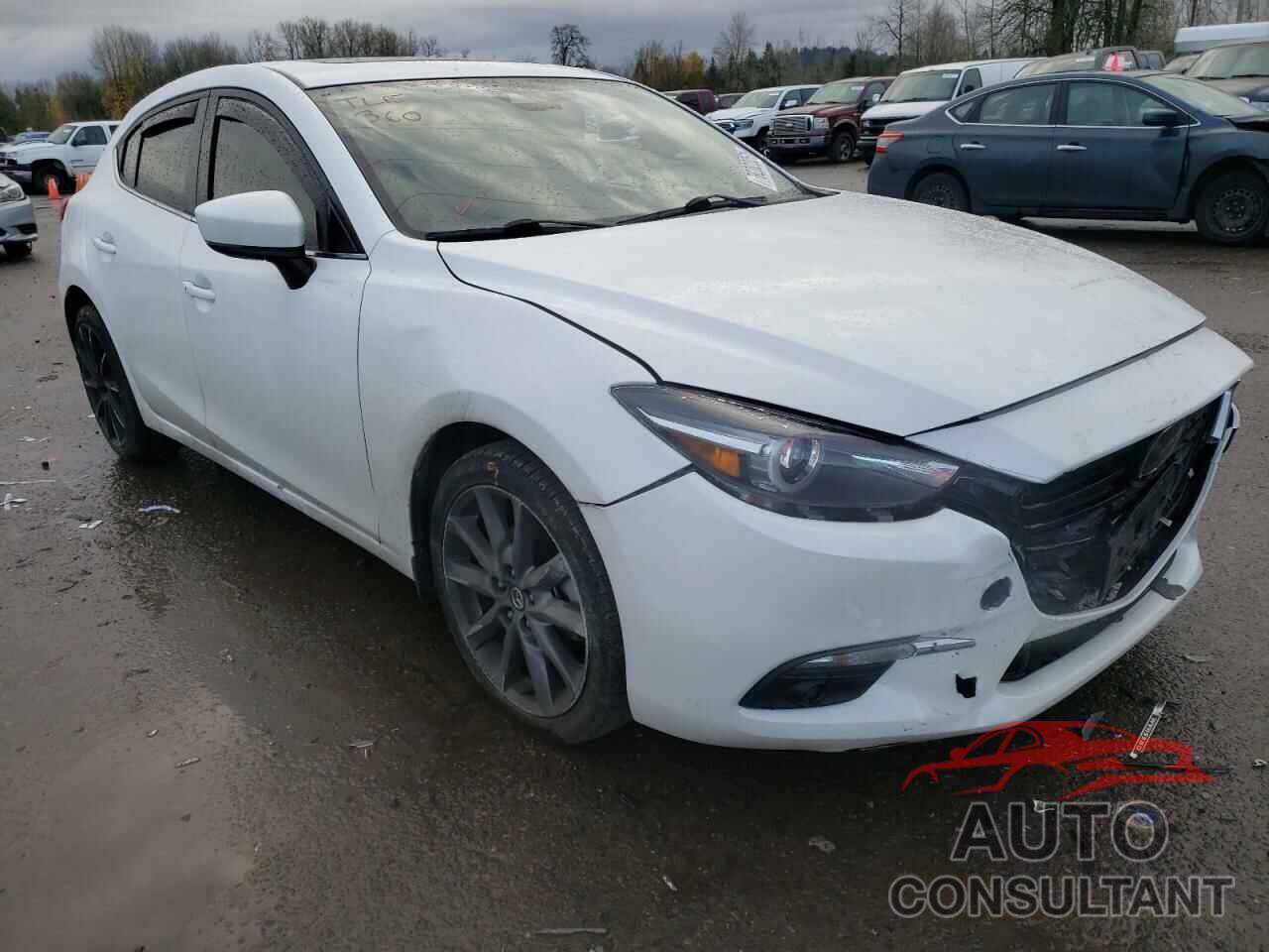 MAZDA 3 2018 - 3MZBN1M30JM276422