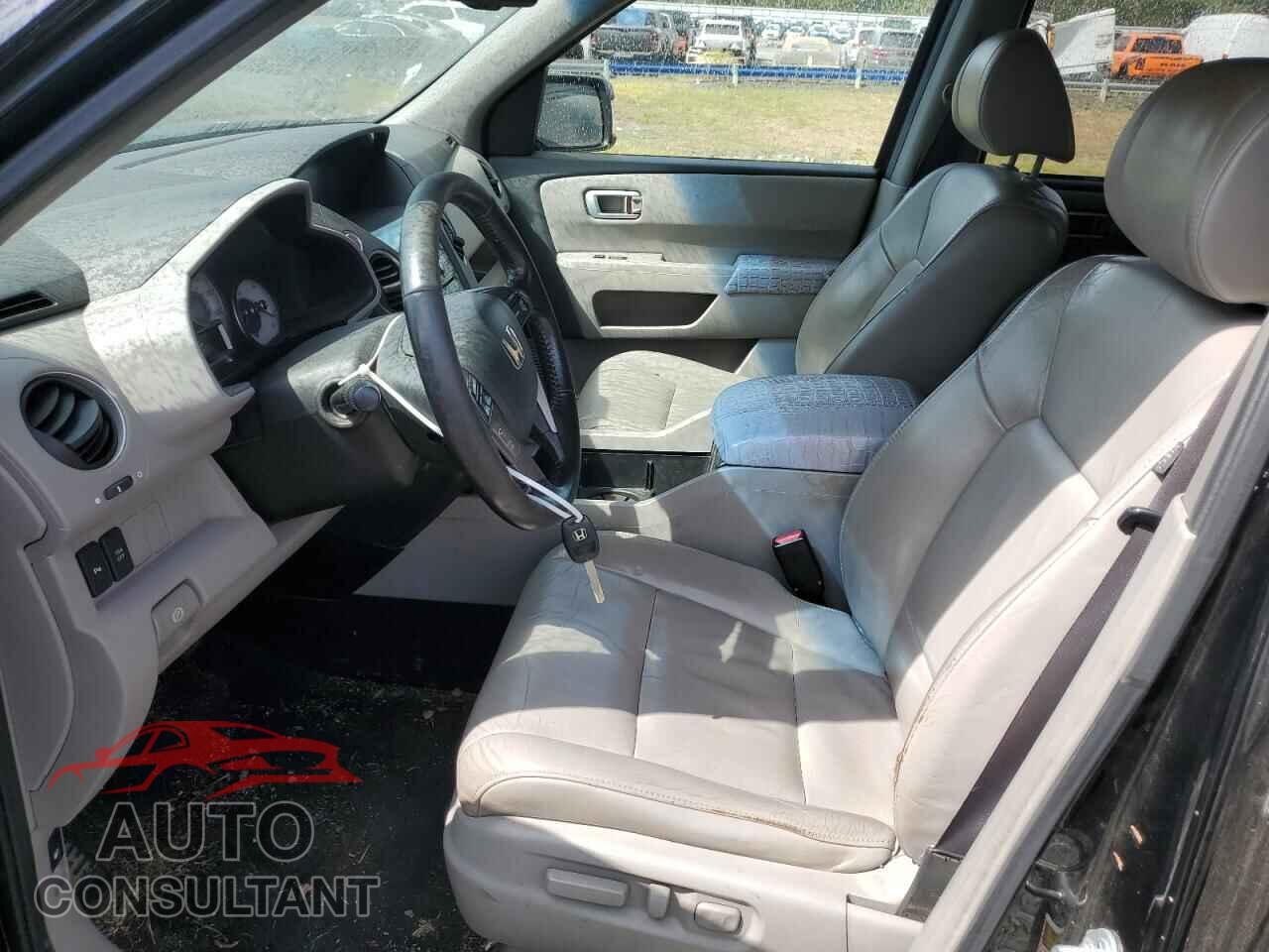 HONDA PILOT 2011 - 5FNYF4H93BB035986