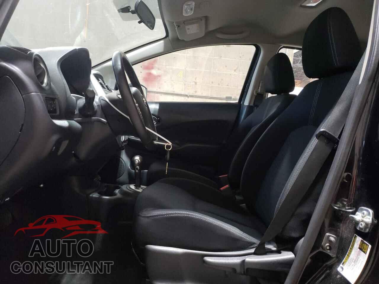 NISSAN VERSA 2019 - 3N1CE2CP3KL355644