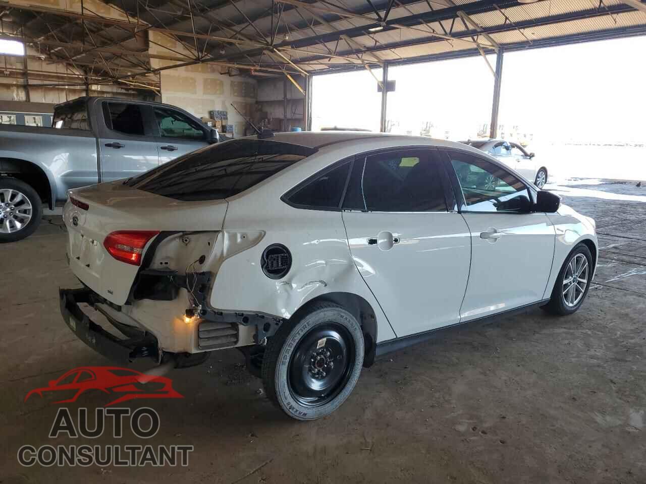 FORD FOCUS 2017 - 1FADP3F28HL296411