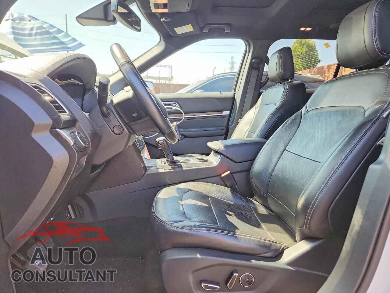 FORD EXPLORER 2018 - 1FM5K7F86JGB44243