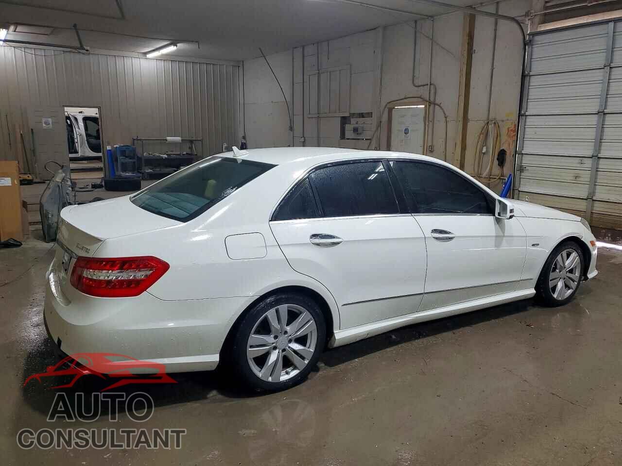 MERCEDES-BENZ E-CLASS 2011 - WDDHF2EB8BA310620