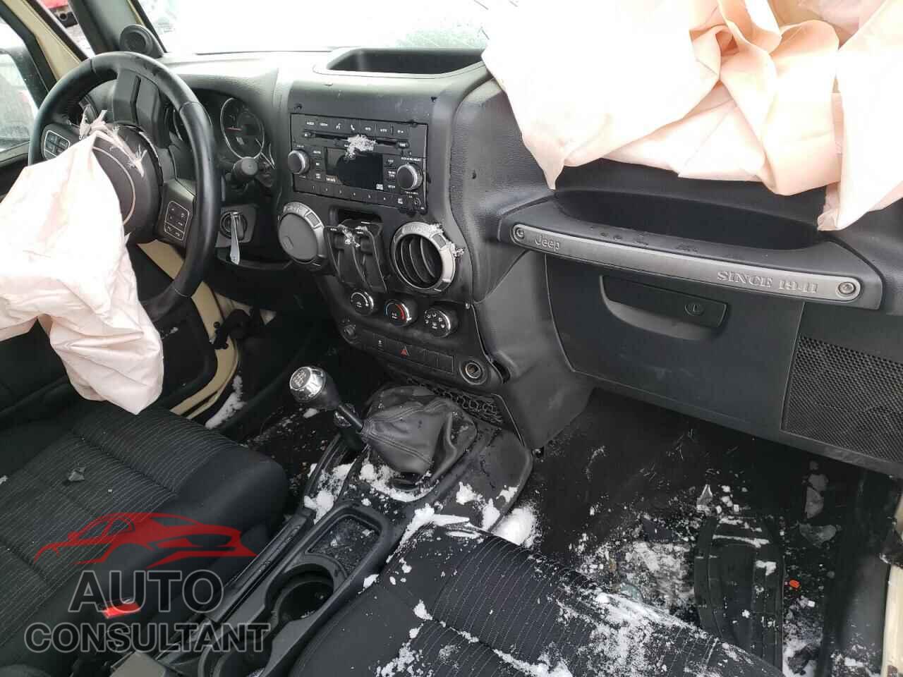 JEEP WRANGLER 2011 - 1J4AA2D18BL524573