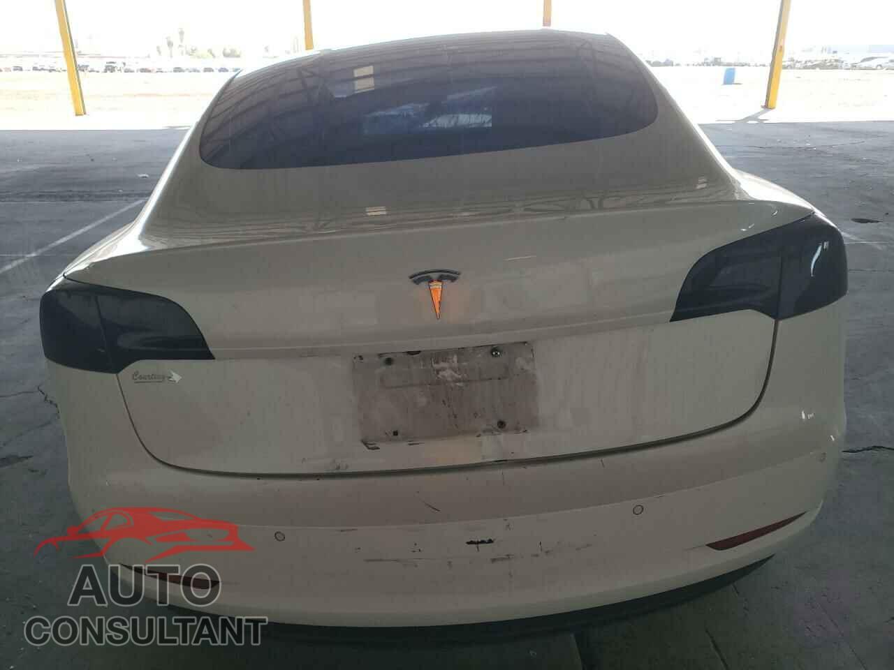 TESLA MODEL 3 2018 - 5YJ3E1EA0JF047926