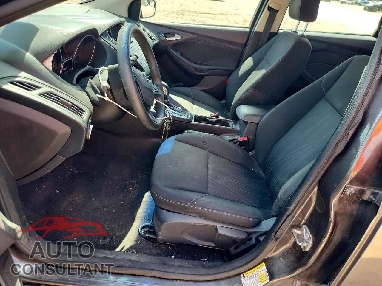 FORD FOCUS 2015 - 1FADP3F28FL233645