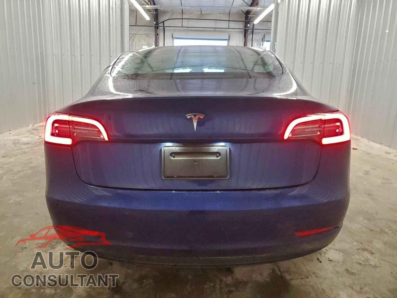 TESLA MODEL 3 2022 - 5YJ3E1EA7NF372045