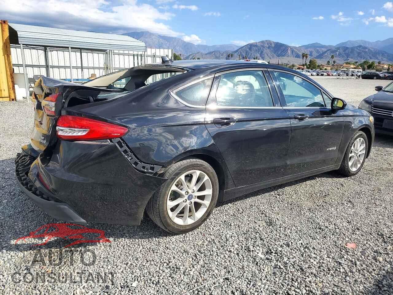 FORD FUSION 2019 - 3FA6P0LU2KR207745