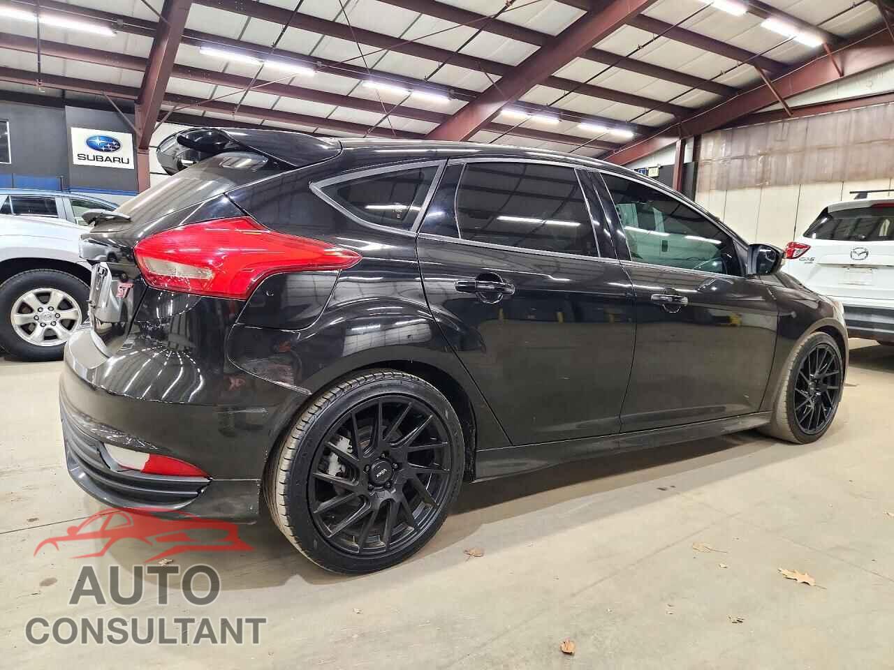 FORD FOCUS 2017 - 1FADP3L96HL311196