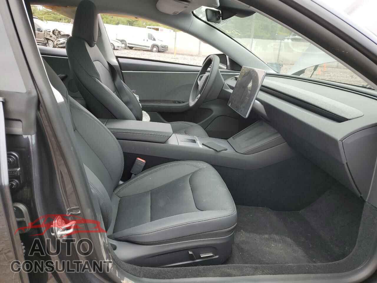 TESLA MODEL 3 2024 - 5YJ3E1EA4RF834504