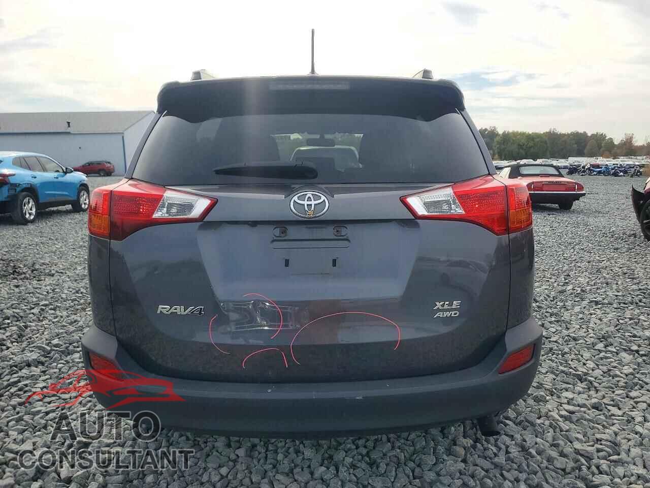 TOYOTA RAV4 2015 - JTMRFREV0FD101460