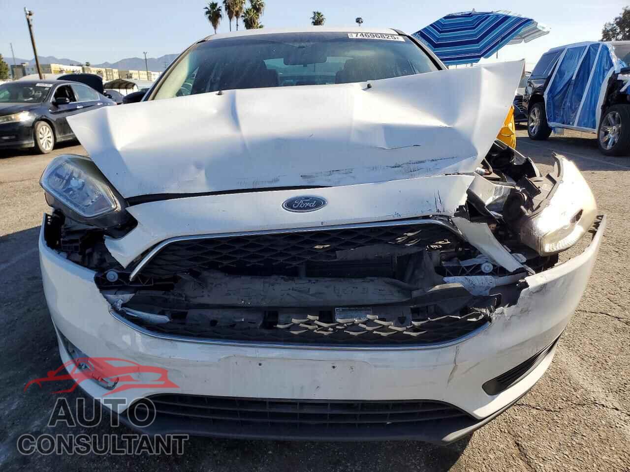 FORD FOCUS 2017 - 1FADP3E22HL348181