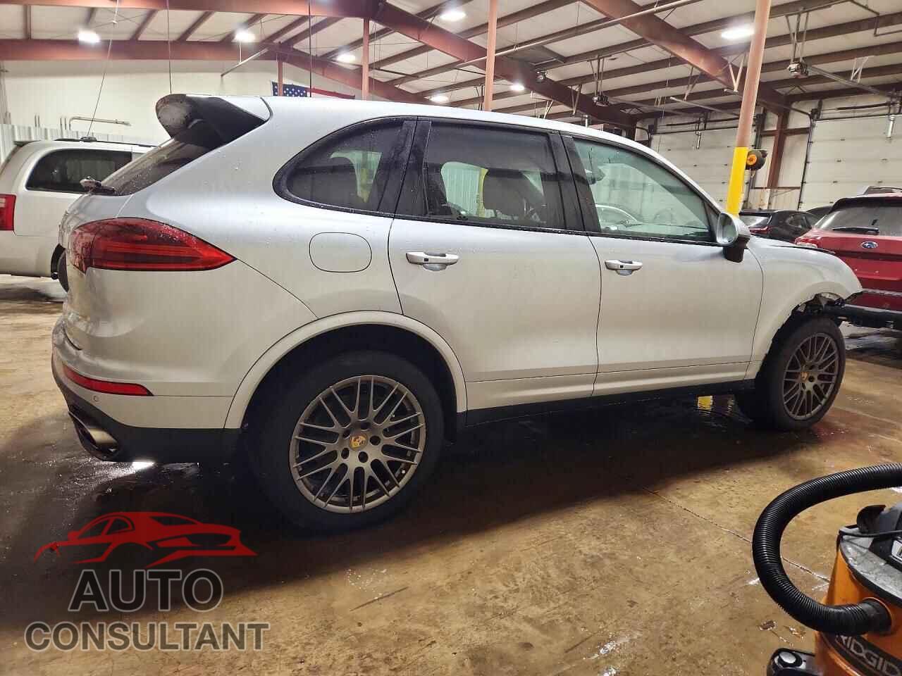 PORSCHE CAYENNE 2018 - WP1AA2A25JKA04790