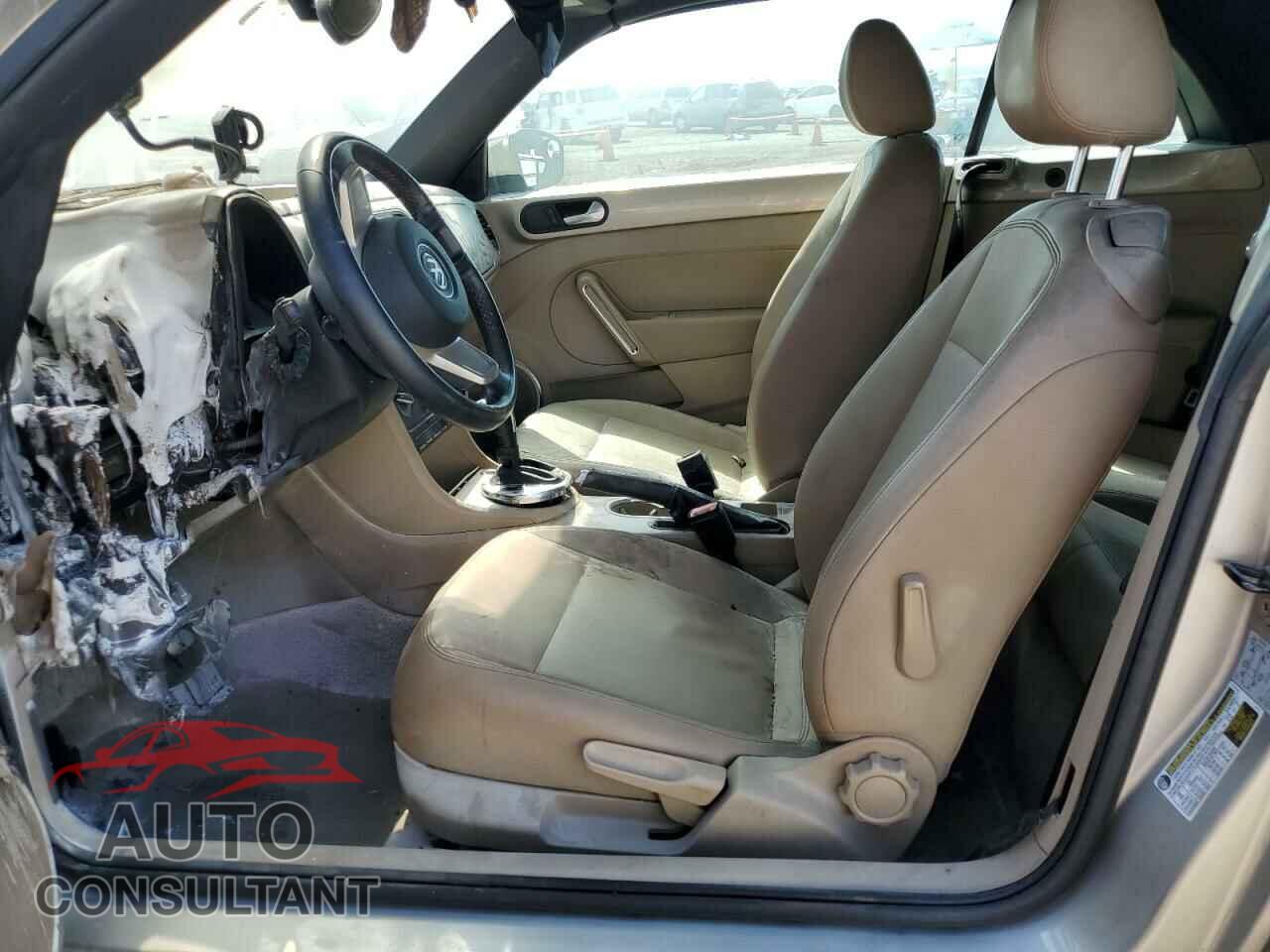 VOLKSWAGEN BEETLE 2013 - 3VW5P7ATXDM820895
