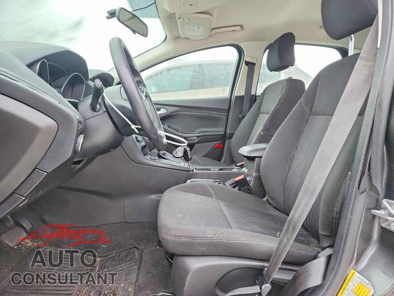 FORD FOCUS 2017 - 1FADP3F20HL324167