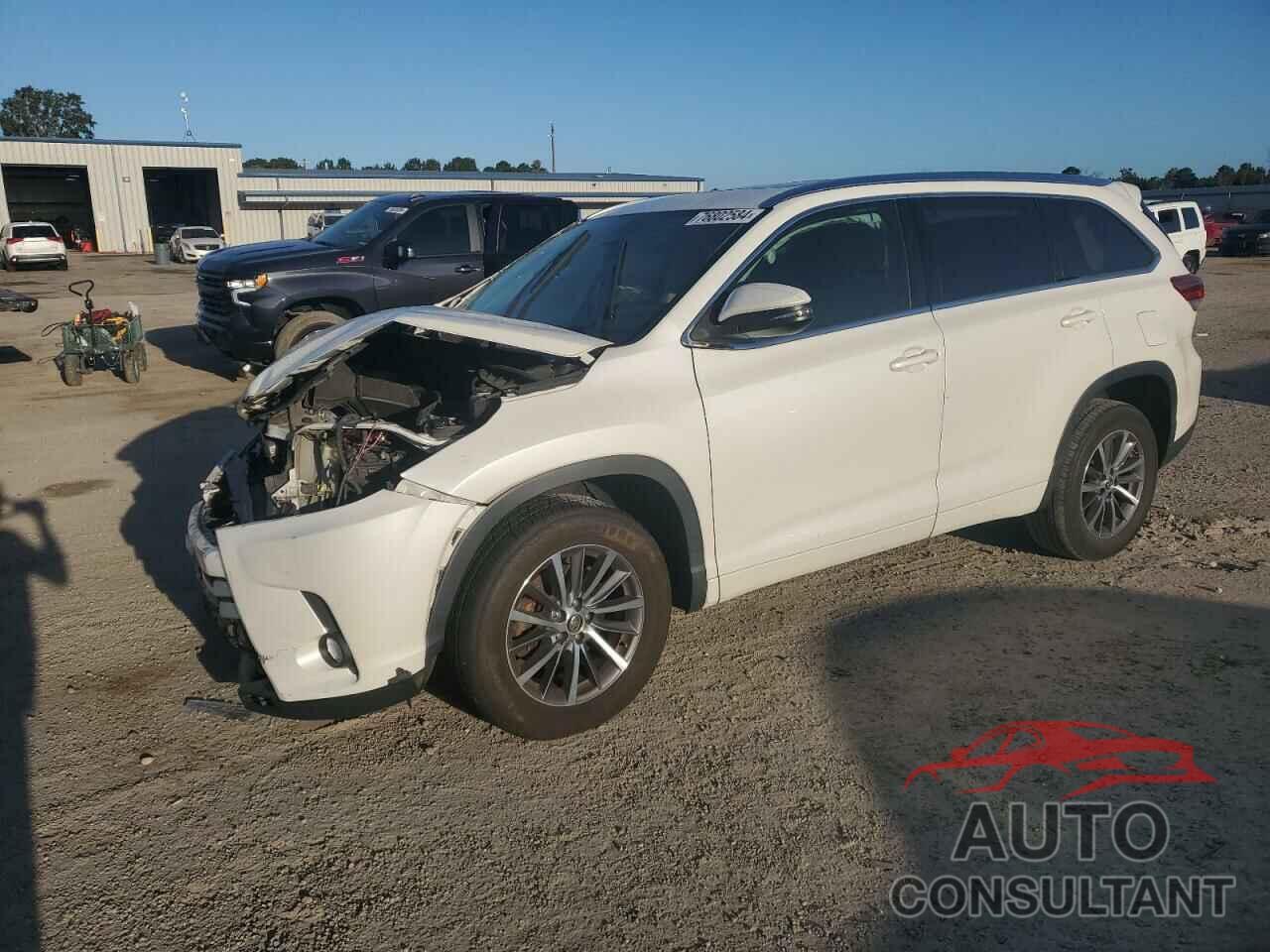 TOYOTA HIGHLANDER 2018 - 5TDKZRFH0JS536106