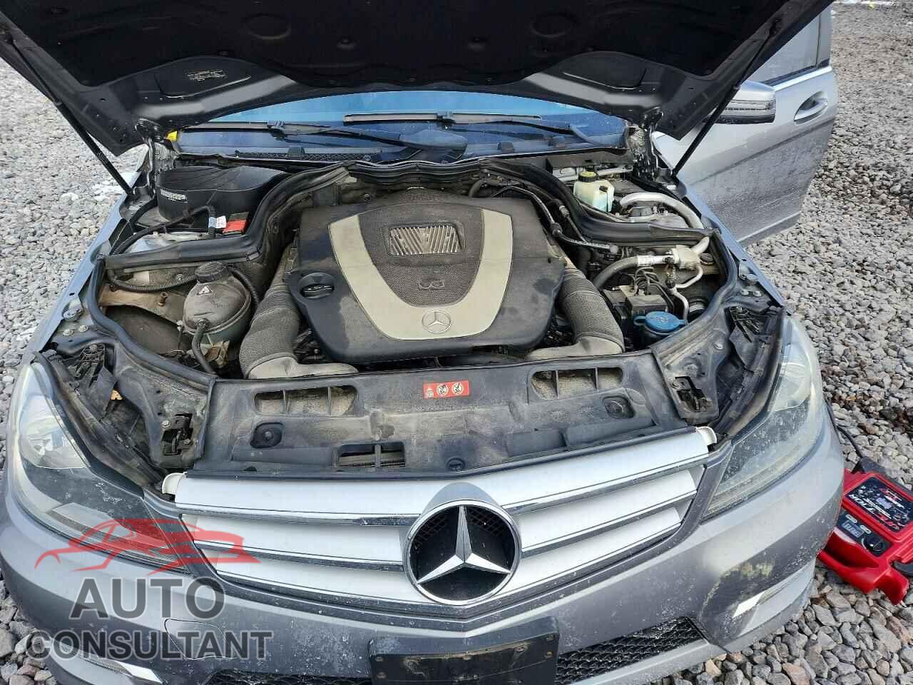 MERCEDES-BENZ C-CLASS 2012 - WDDGF8BB2CR235743