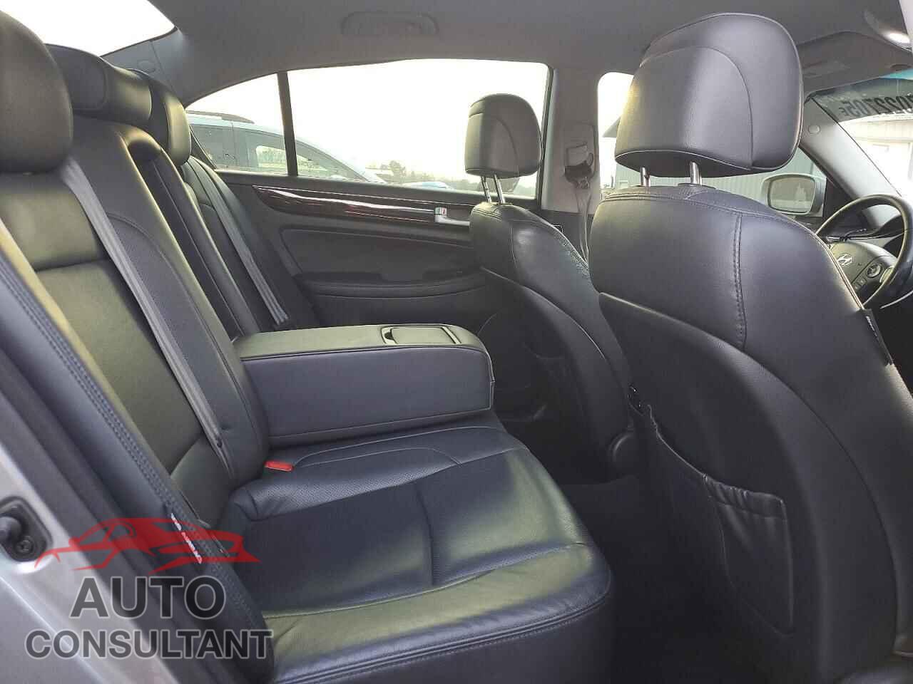 HYUNDAI GENESIS 2013 - KMHGC4DD4DU219452