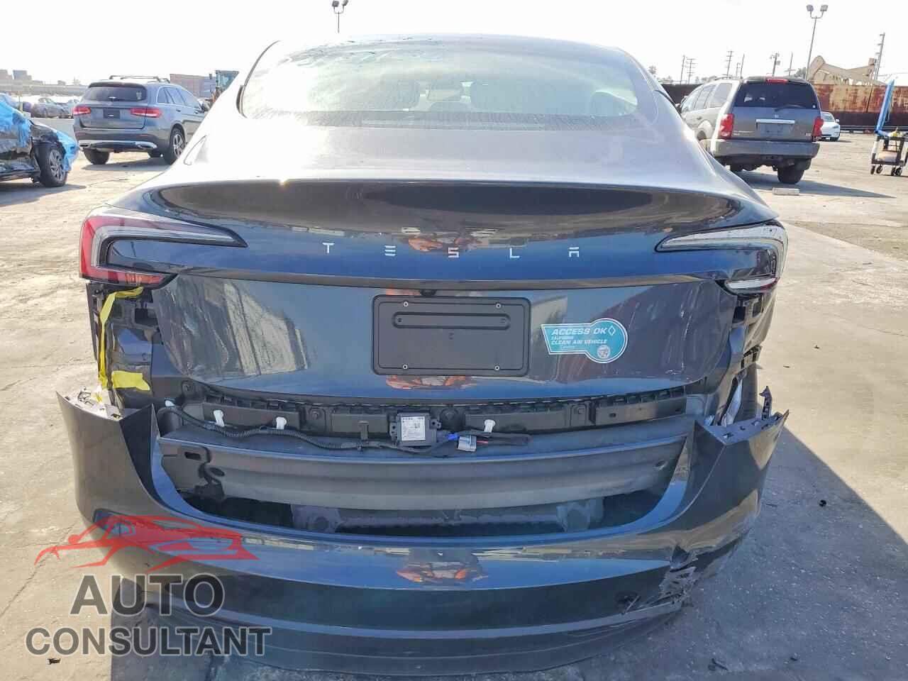 TESLA MODEL 3 2025 - 5YJ3E1EA4SF904671