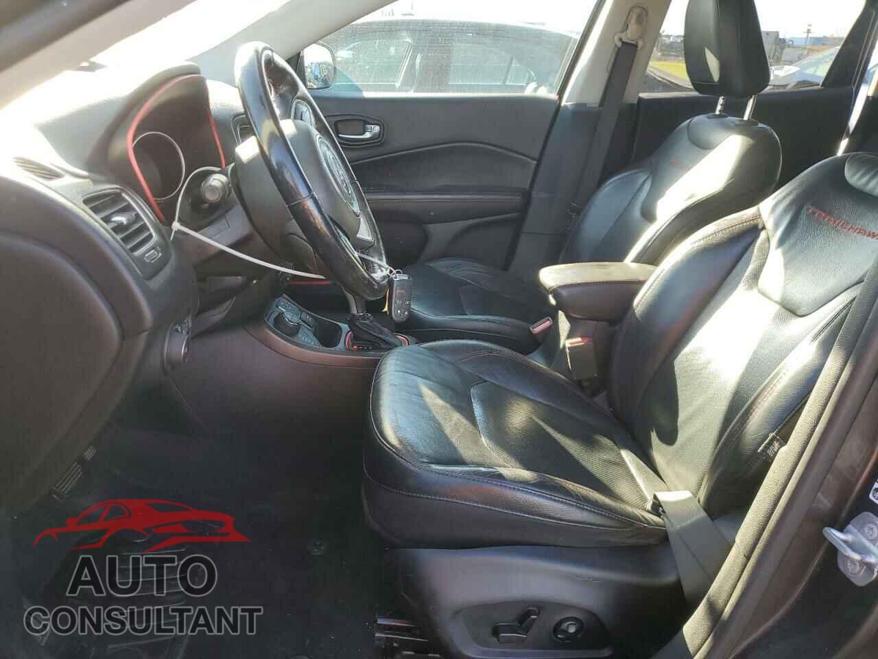 JEEP COMPASS 2018 - 3C4NJDDB4JT192663