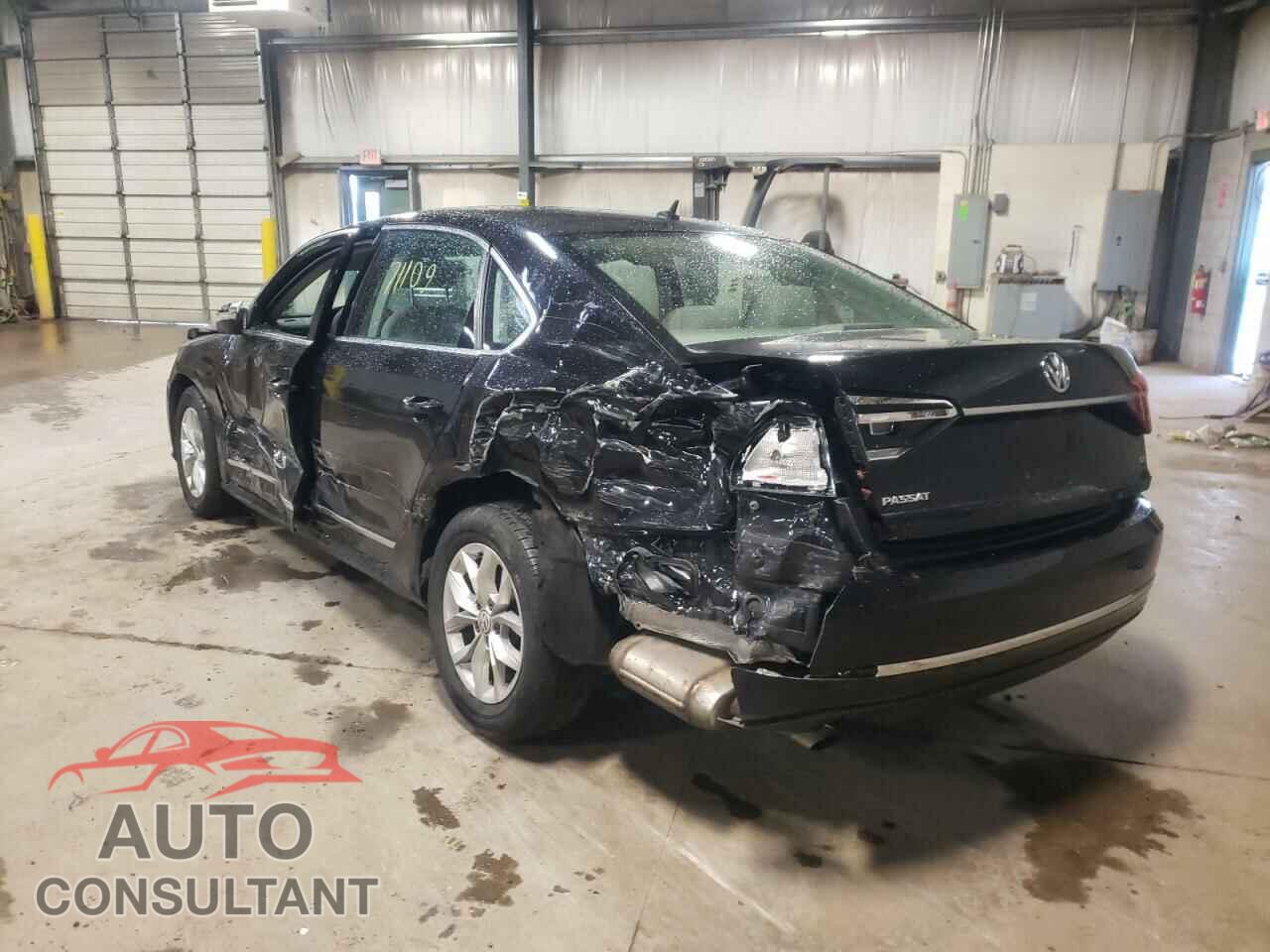 VOLKSWAGEN PASSAT 2017 - 1VWAT7A33HC006332